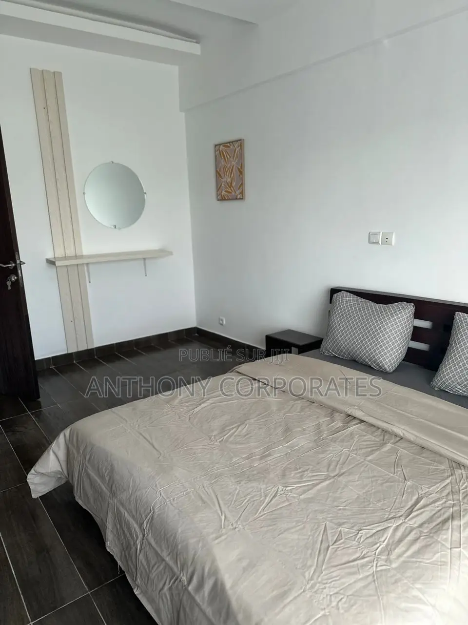 Appartement Meublé 3 Pièces Au 4èeme Étage Avec Ascenseur.