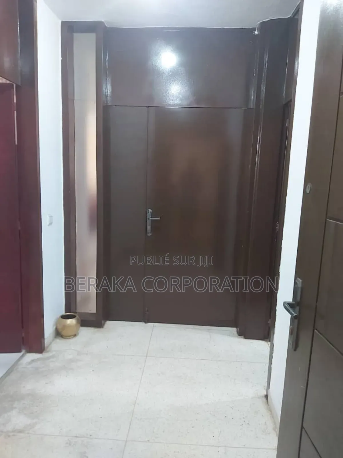 Furnished 5chbre Appartement dans Beraka Corporation, Cocody à Vendre