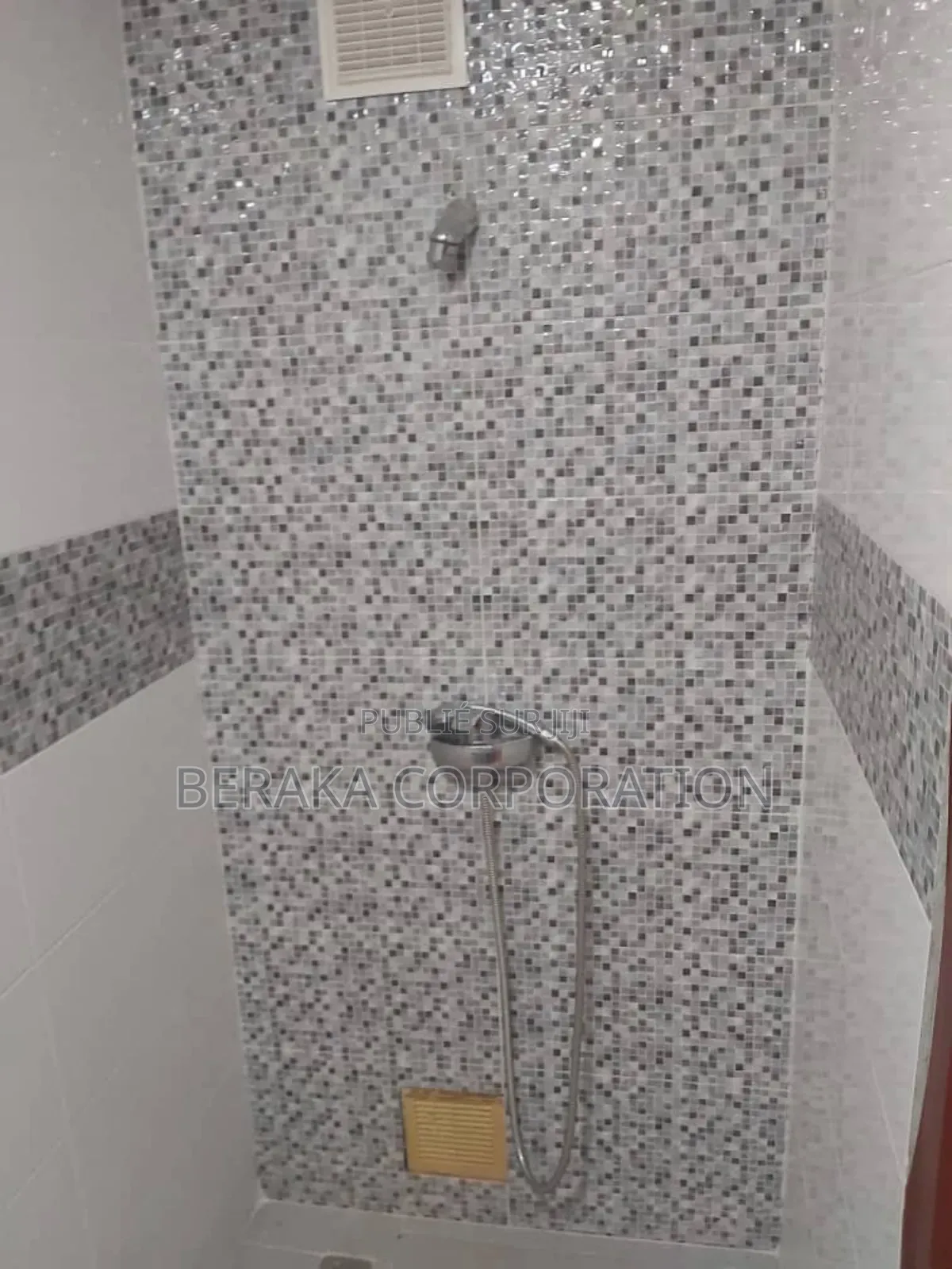 Furnished 5chbre Appartement dans Beraka Corporation, Cocody à Vendre