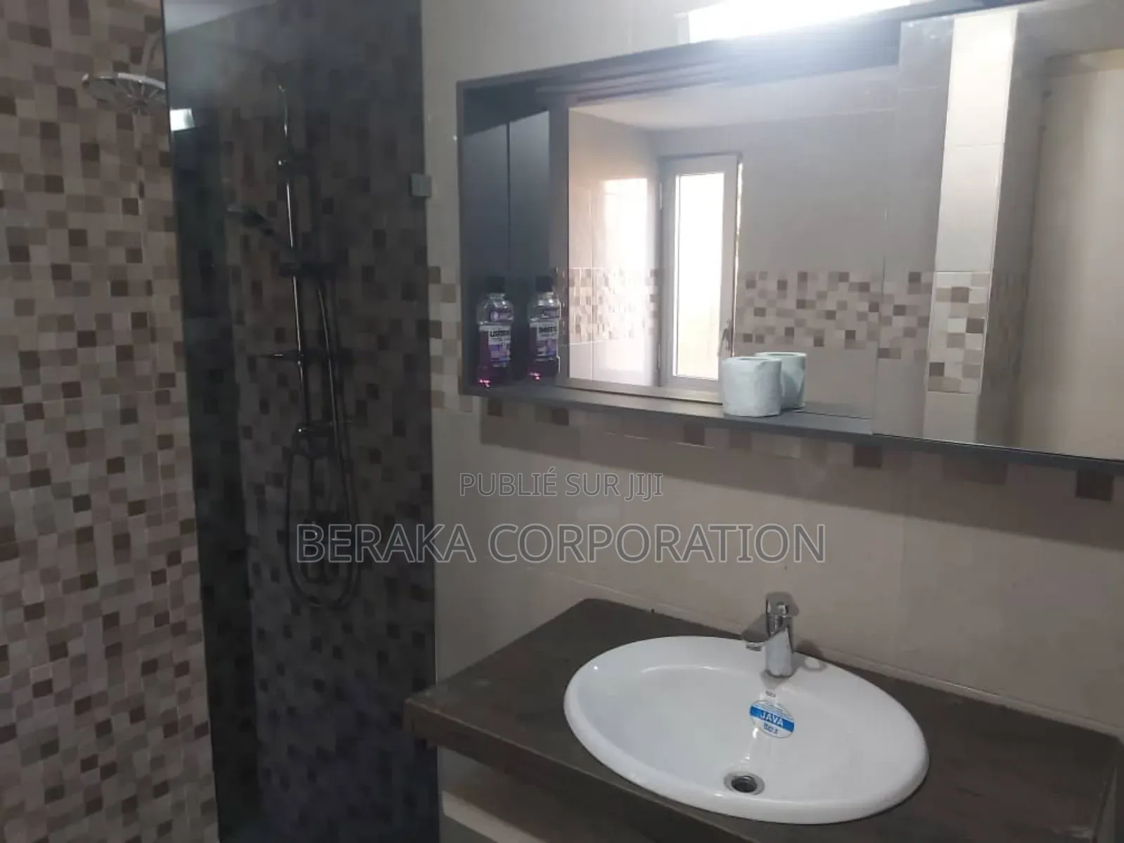 Furnished 5chbre Appartement dans Beraka Corporation, Cocody à Vendre