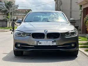 Photo - BMW 328i 2017 Jaune