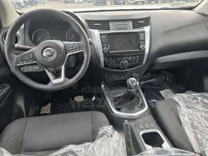 New Nissan Navara 2025 Gris