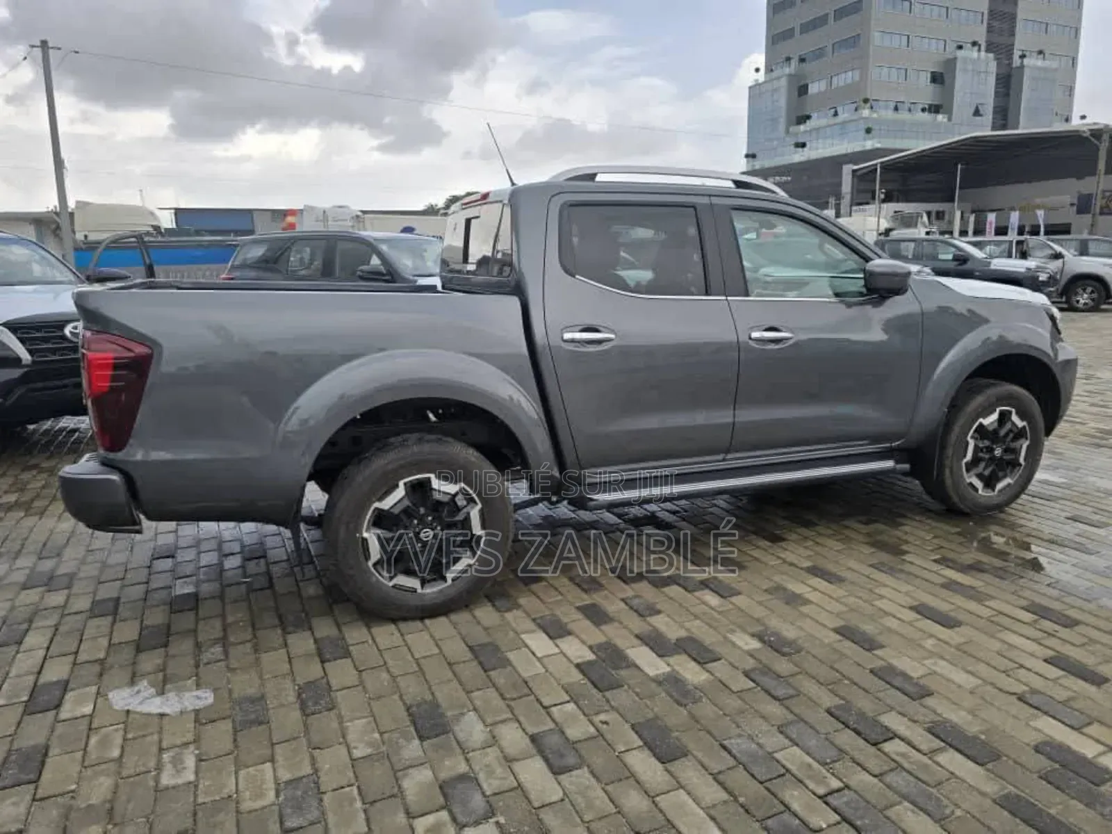 New Nissan Navara 2025 Gris