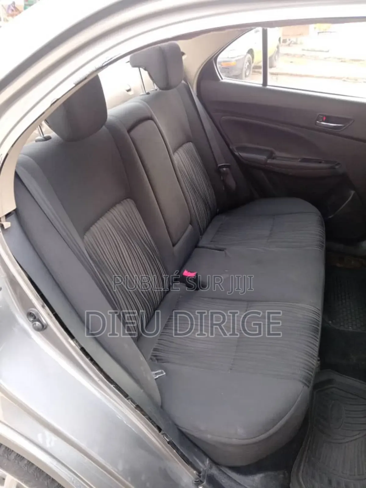 Suzuki Dzire 2024 Gris