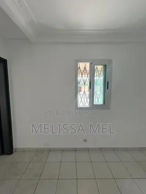 2chbre Appartement dans Etoile, Cocody à Louer
