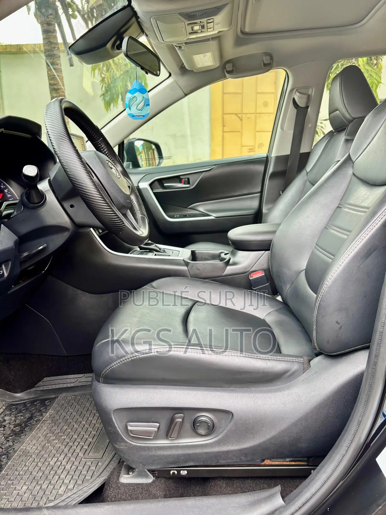 Toyota RAV4 XLE 2021 Noir