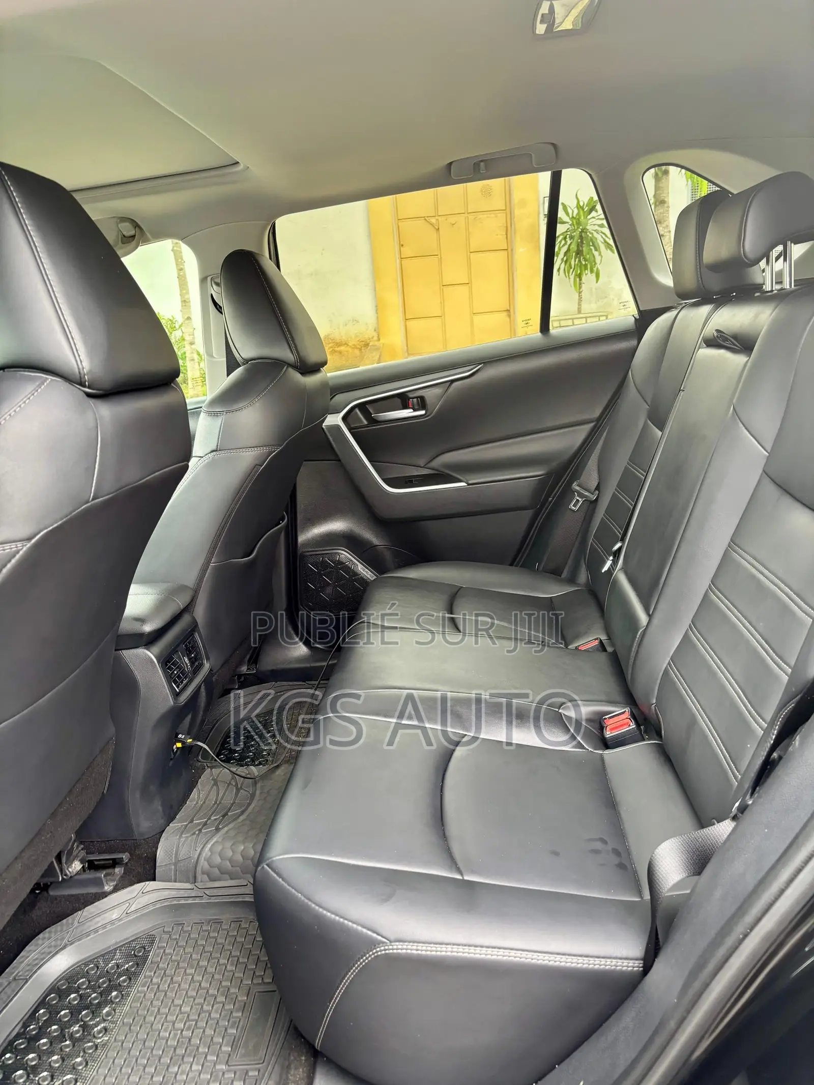 Toyota RAV4 XLE 2021 Noir