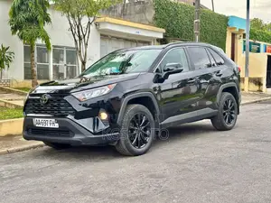 Toyota RAV4 XLE 2021 Noir
