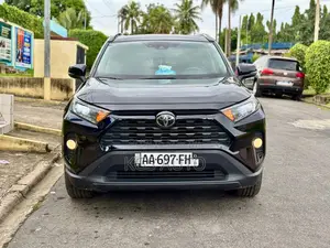 Toyota RAV4 XLE 2021 Noir