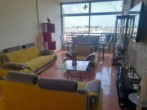 Appartement Meublé (3) Pièces Situé À Cocody Angré Château.