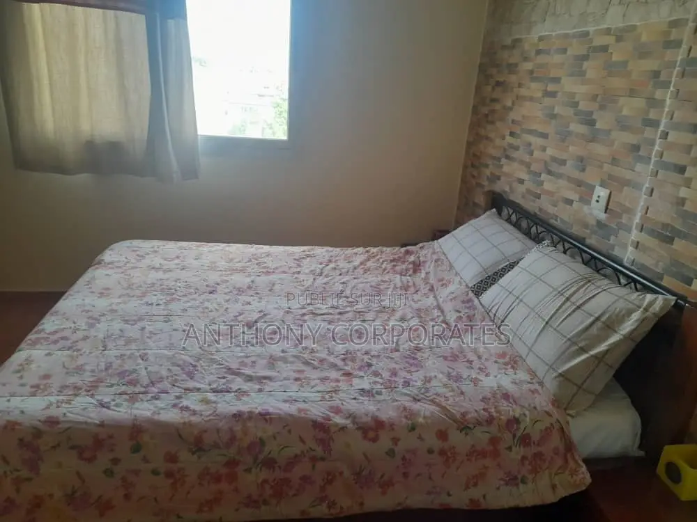 Appartement Meublé (3) Pièces Situé À Cocody Angré Château.