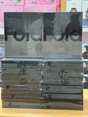 Photo - New Samsung Galaxy Z Fold4 256 GB Blanc