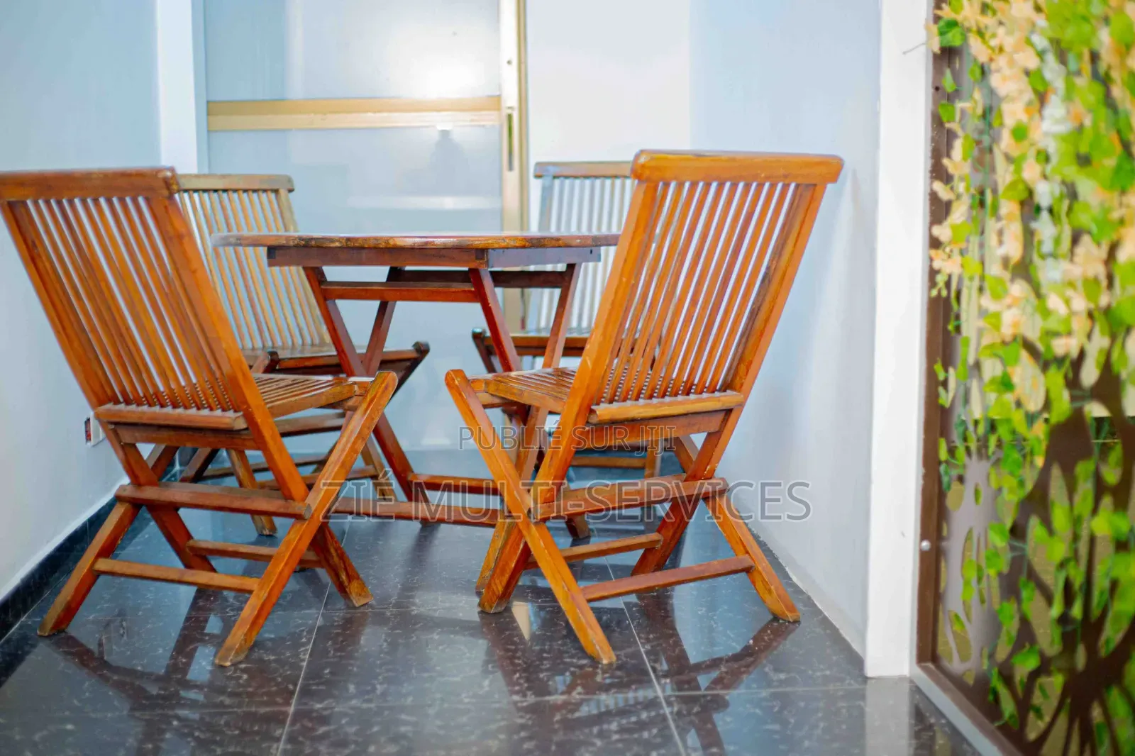 Furnished 17chbre Villa dans Zié Multi-Service, Deux Plateaux à Vendre