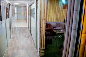 Furnished 17chbre Villa dans Zié Multi-Service, Deux Plateaux à Vendre