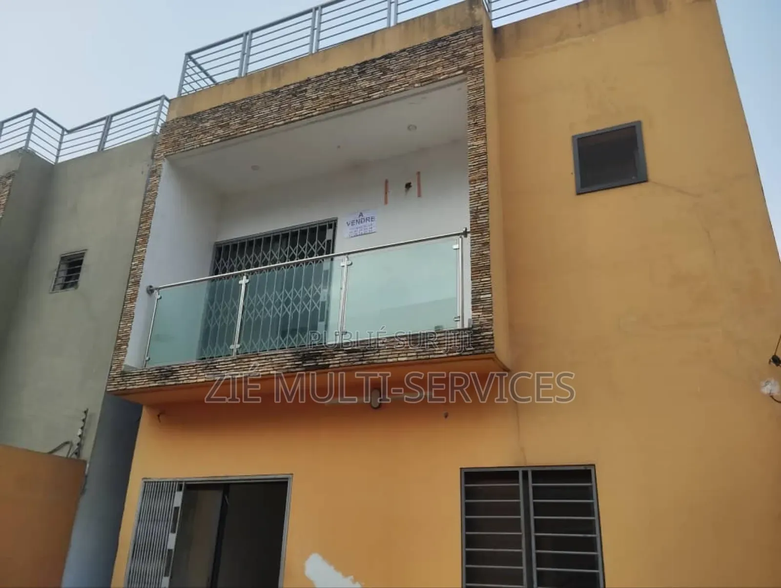 Furnished 5chbre Duplex dans Zié Multi-Service, Cocody à Vendre