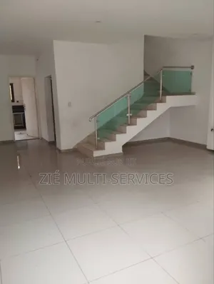 Furnished 5chbre Duplex dans Zié Multi-Service, Cocody à Vendre