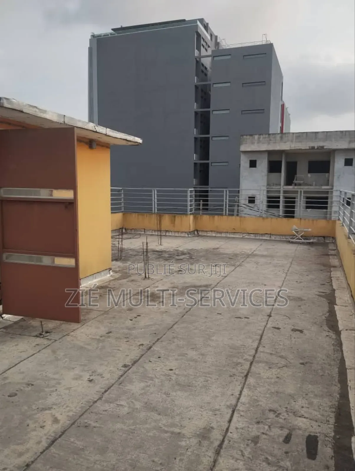 Furnished 5chbre Duplex dans Zié Multi-Service, Cocody à Vendre