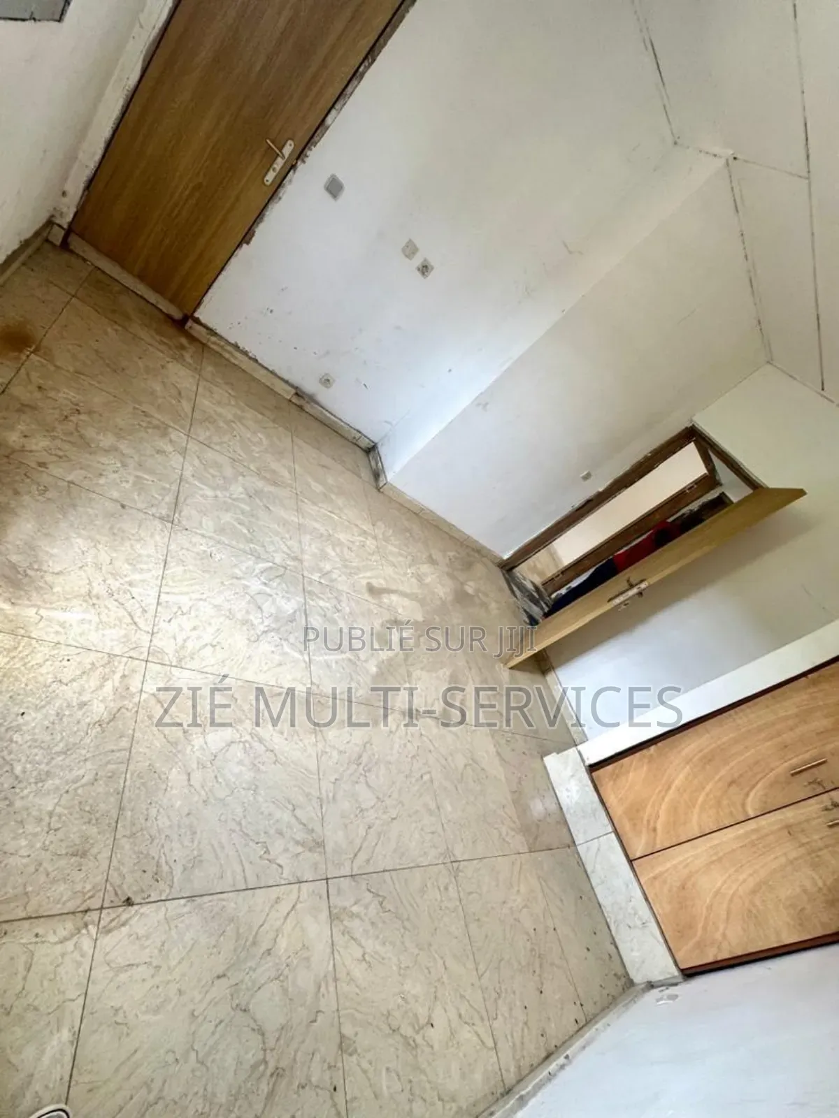 Furnished 4chbre Duplex dans Zié Multi-Service, Cocody à Vendre