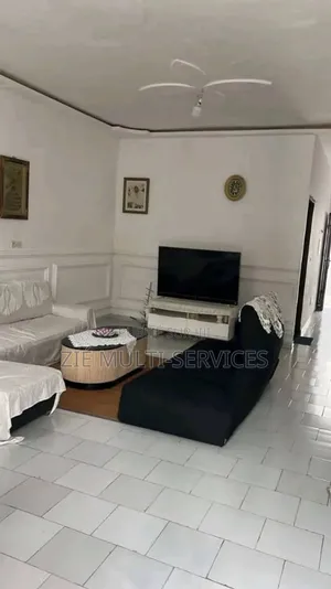 Furnished 4chbre Duplex dans Zié Multi-Service, Cocody à Vendre