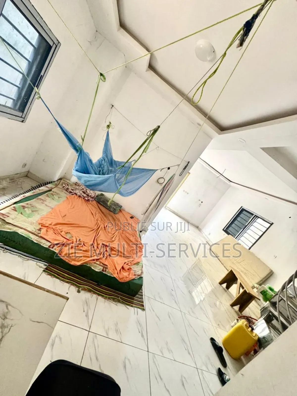 Furnished 5chbre Duplex dans Zié Multi-Service, Cocody à Vendre