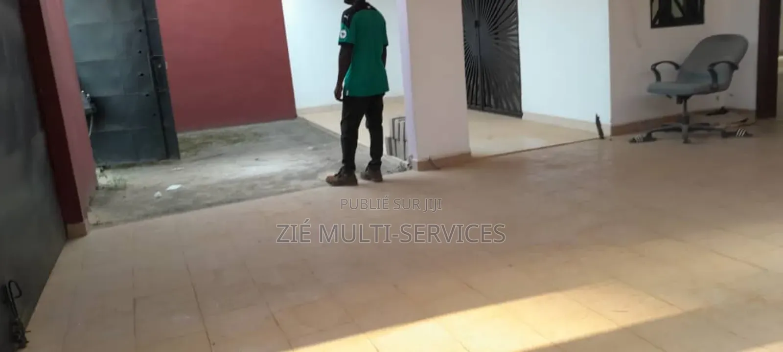 5chbre Duplex dans Zié Multi-Service, Cocody à Vendre