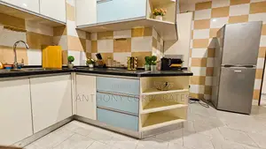 3 Pièces Meublé Au 3e Étage Cocody Angré