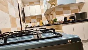 3 Pièces Meublé Au 3e Étage Cocody Angré