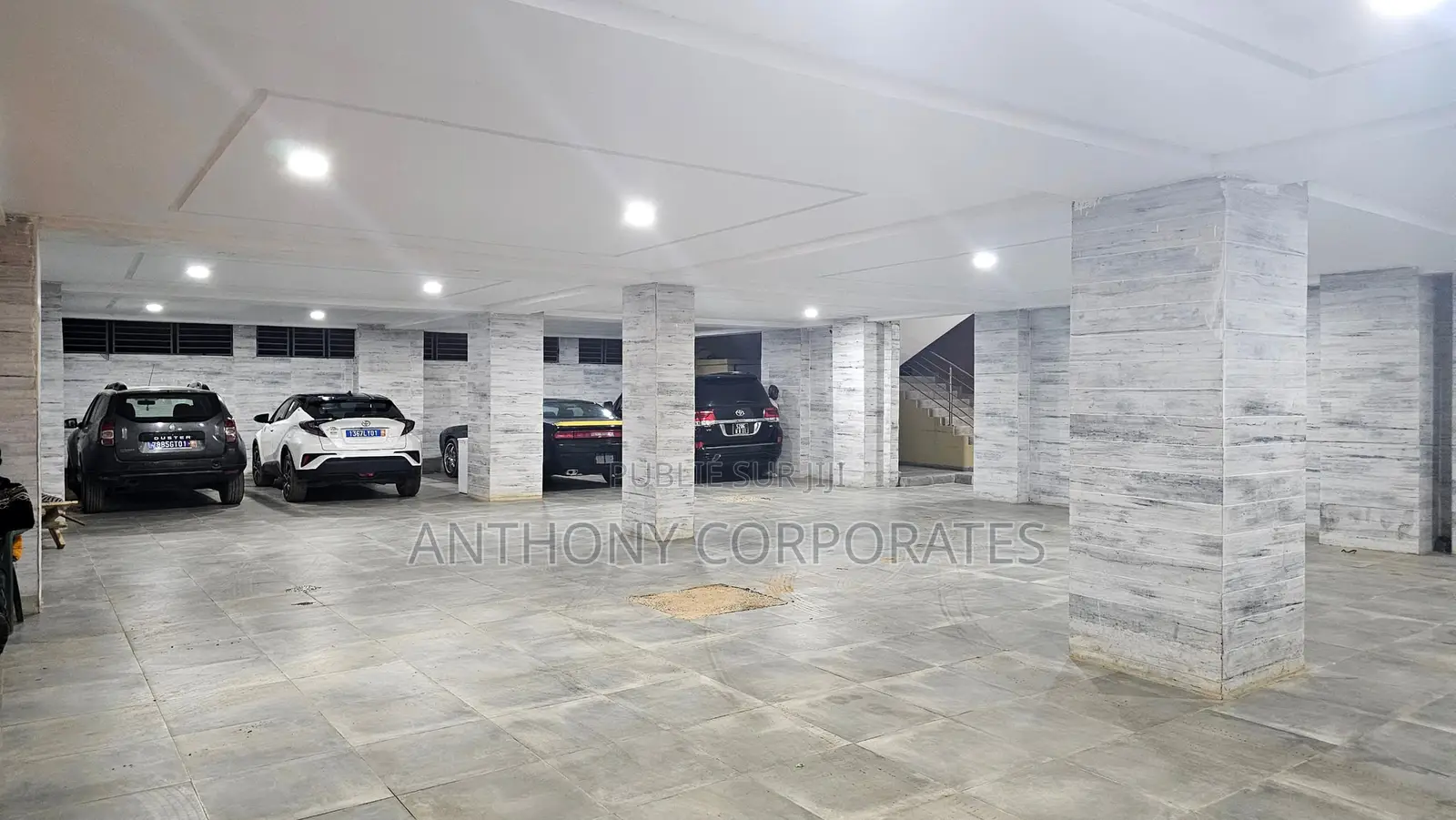 3 Pièces Meublé Au 3e Étage Cocody Angré