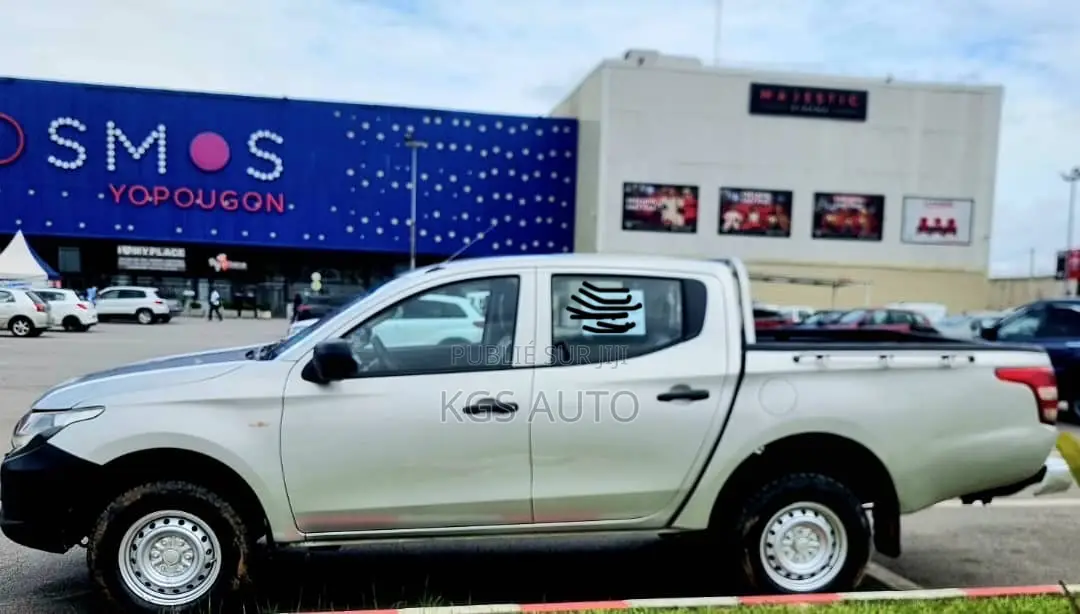 Mitsubishi L200 Club Cab 2.2 4WD 2016 Gris