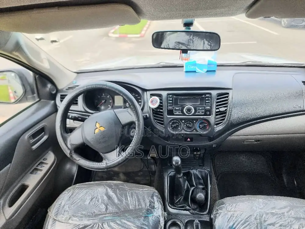 Mitsubishi L200 Club Cab 2.2 4WD 2016 Gris