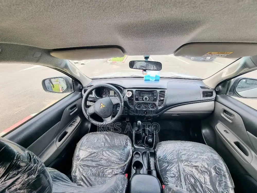 Mitsubishi L200 Club Cab 2.2 4WD 2016 Gris