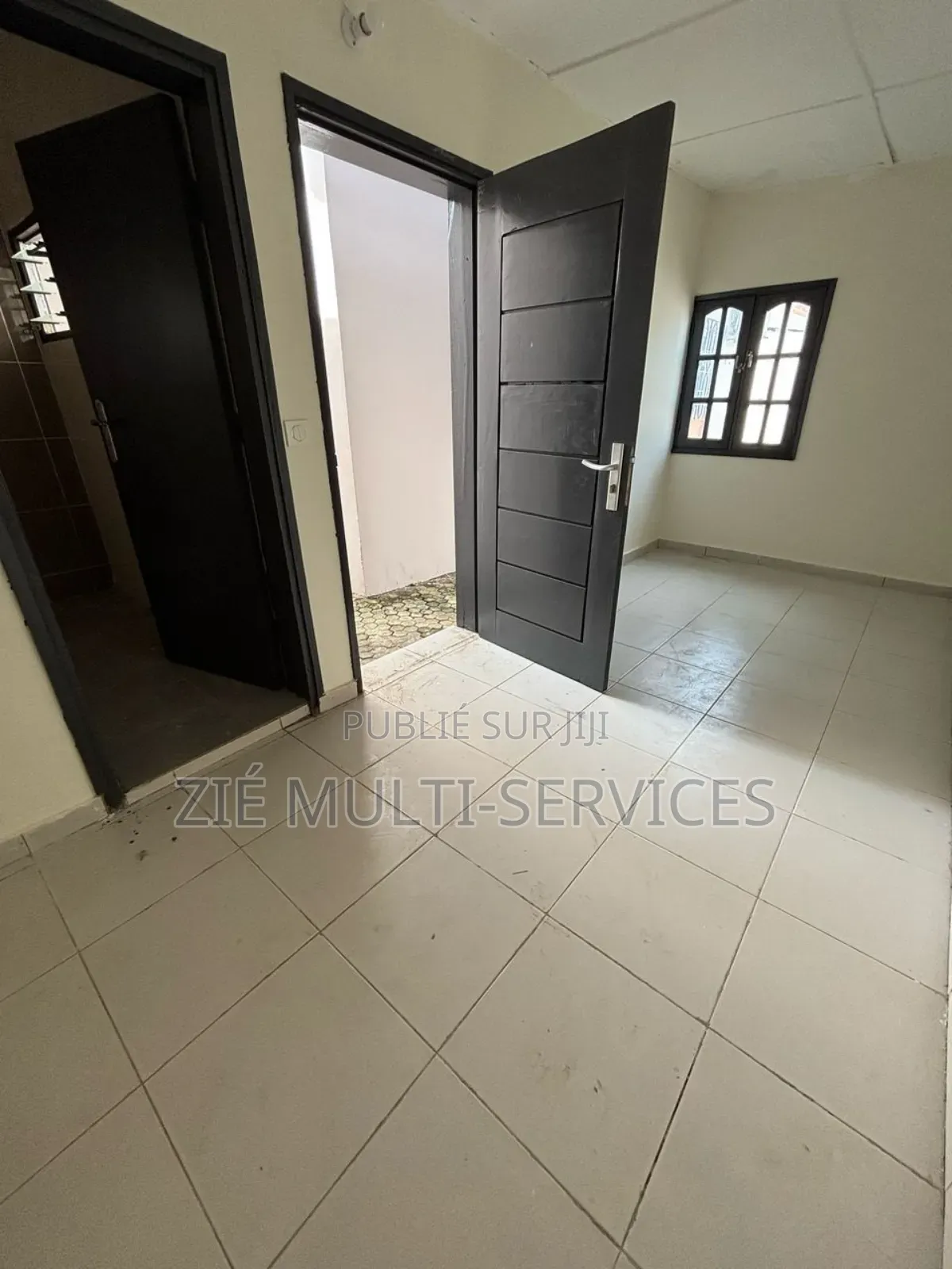 4chbre Villa dans Zié Multi-Service, Cocody à Vendre