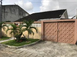 5chbre Villa dans Zié Multi-Service, Cocody à Vendre