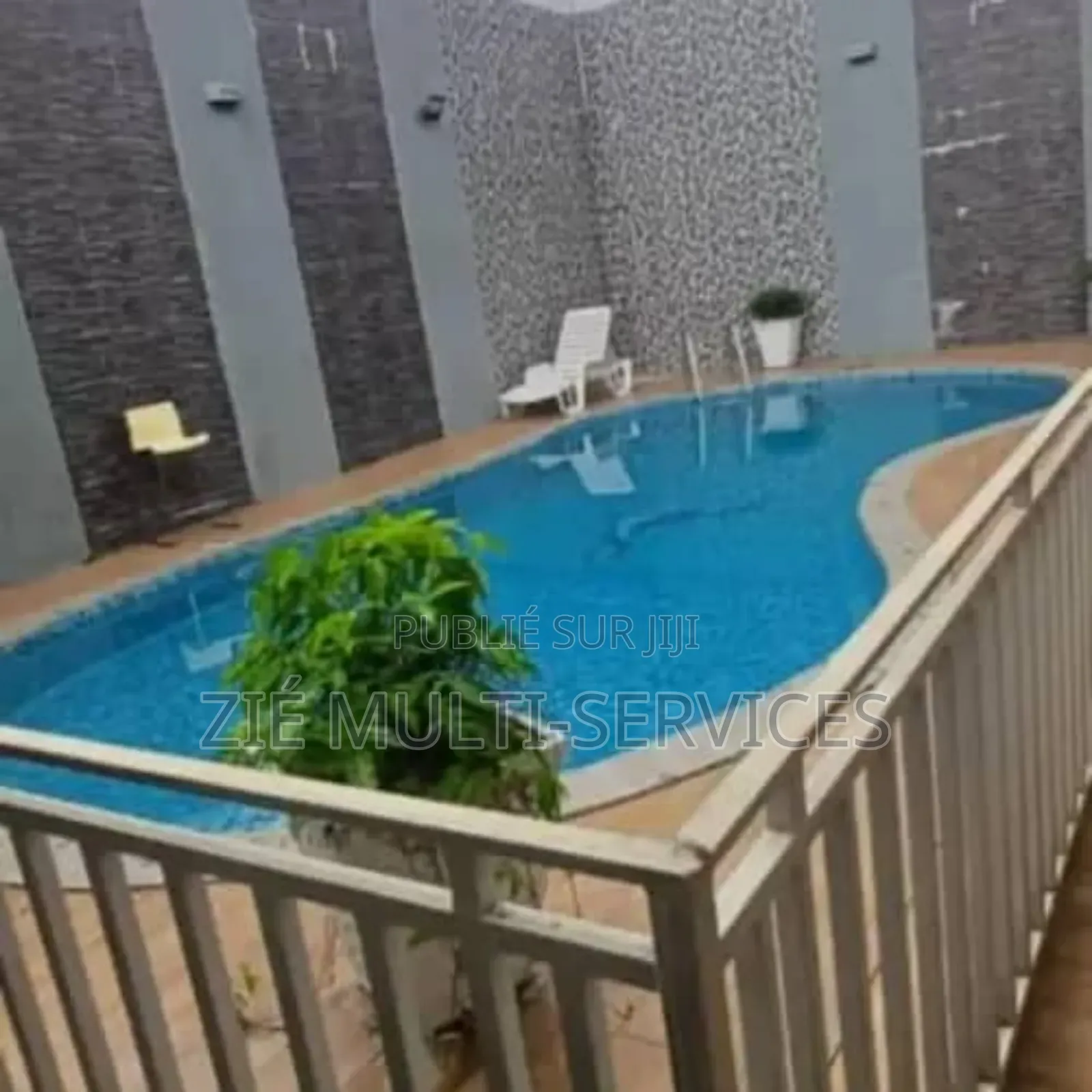 Furnished 8chbre Duplex dans Zié Multi-Service, Cocody à Vendre