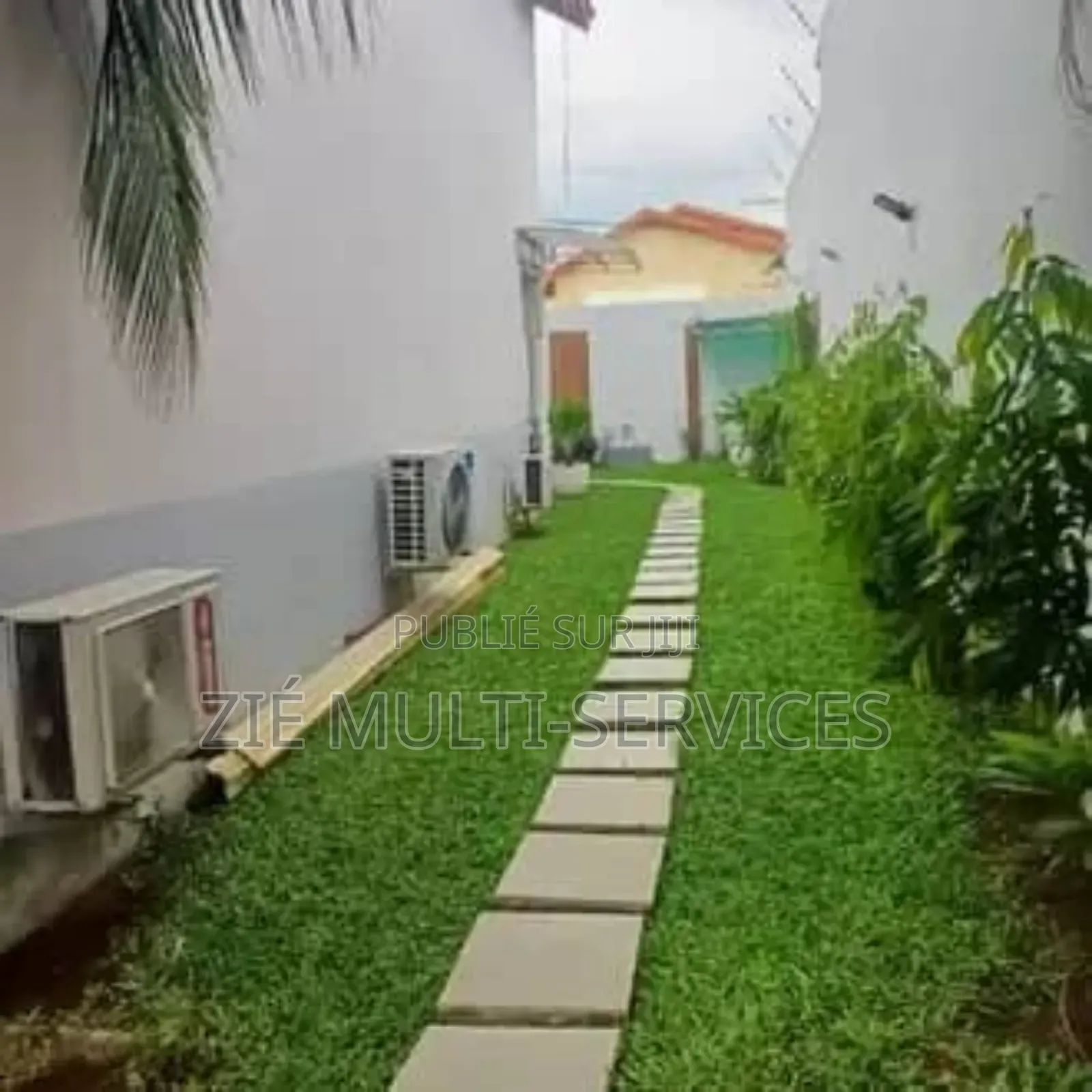 Furnished 8chbre Duplex dans Zié Multi-Service, Cocody à Vendre