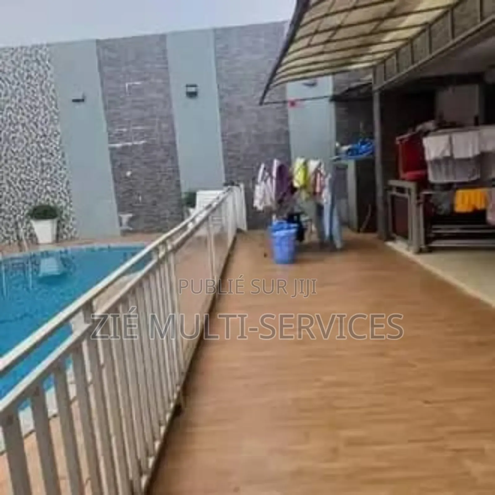 Furnished 8chbre Duplex dans Zié Multi-Service, Cocody à Vendre