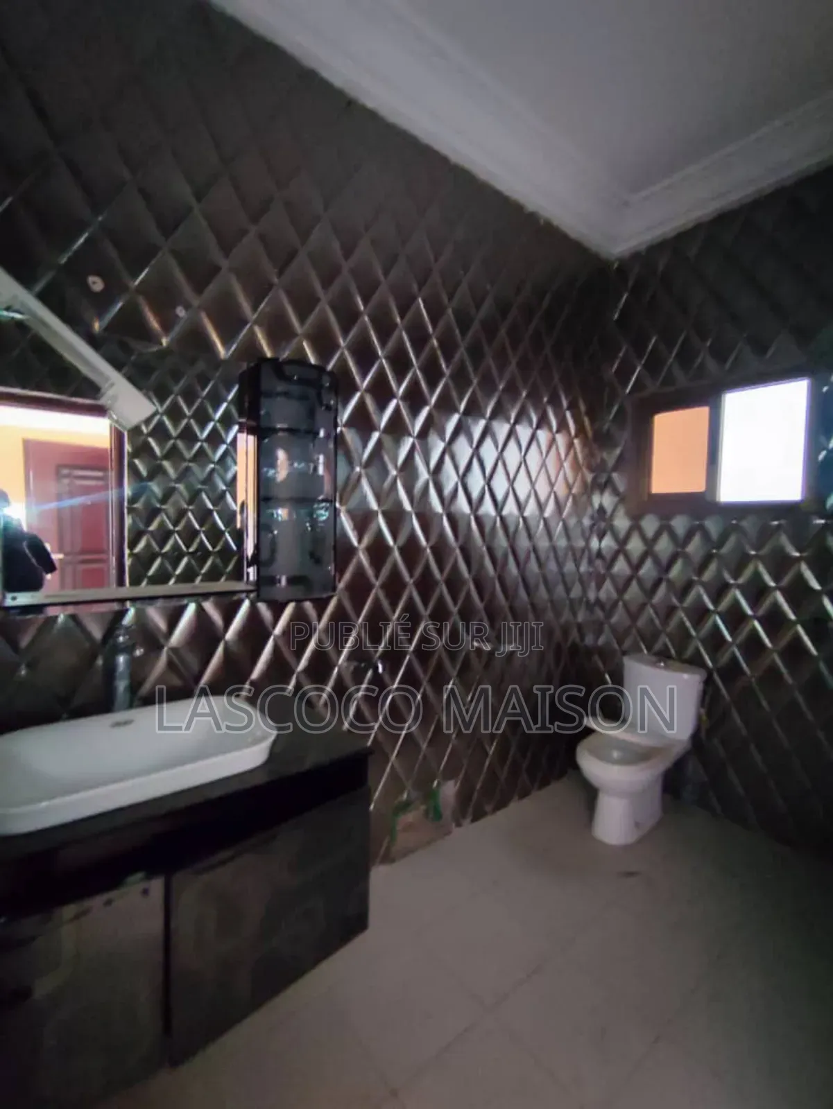 Une Villa Duplex De 8 Pièces