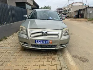 Photo - Toyota Avensis 2.0 Advanced Automatic 2010 Beige