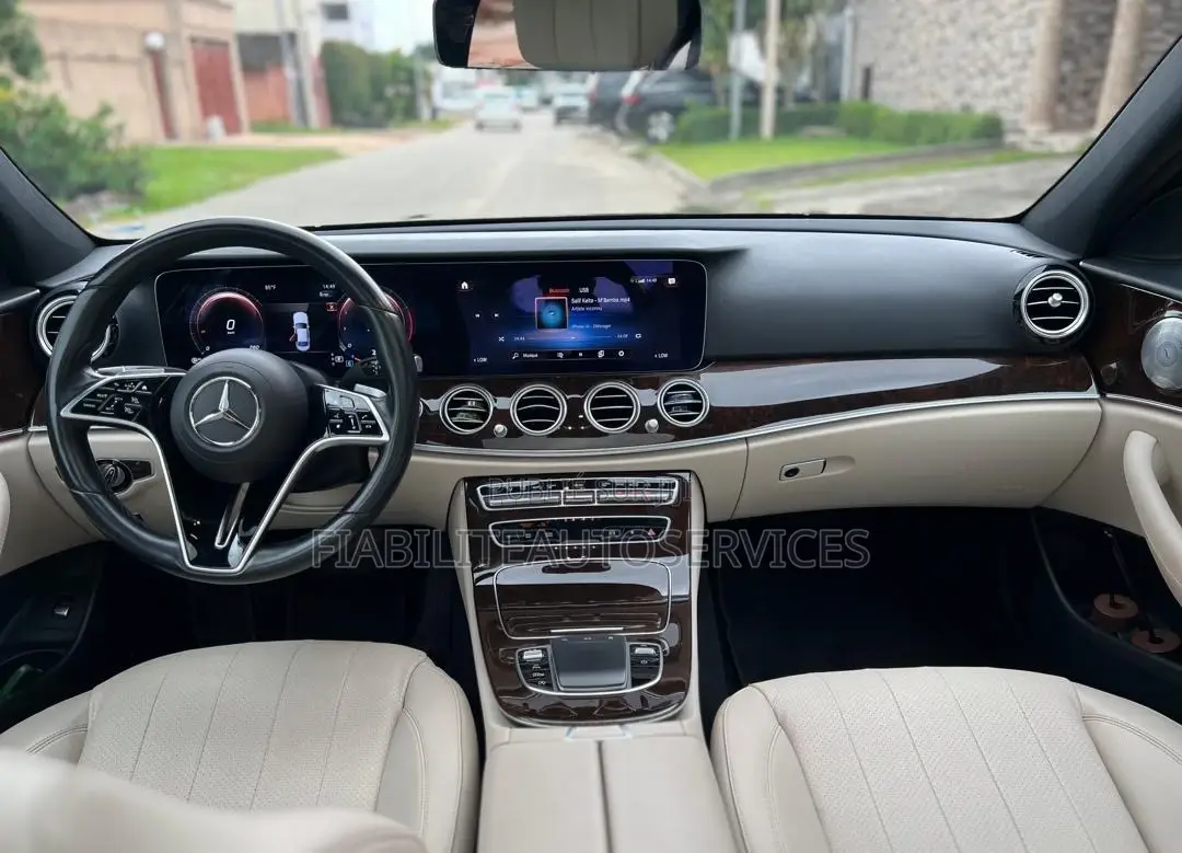 Mercedes-Benz E350 2022 Noir Mat