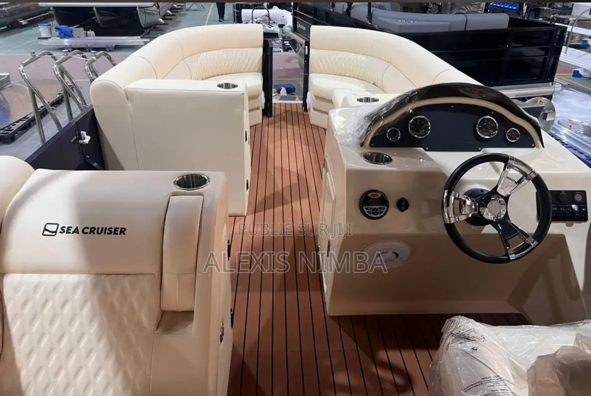 Bateau Ponton Neuf Avec Moteur Yamaha