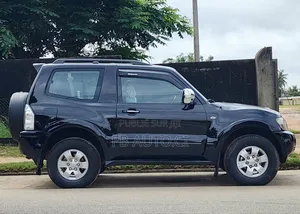 Photo - Mitsubishi Pajero 2001 Noir