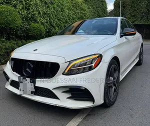 Photo - Mercedes-Benz C300 2022 Blanc