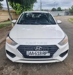 Photo - Hyundai Accent SE 2020 Blanc