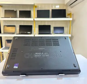 Photo - Ordinateur Portable Dell Latitude 5490 8GB Intel Core I5 SSD 256GB