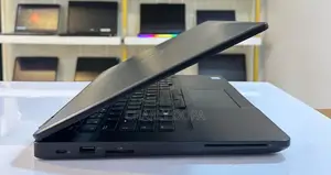 Photo - Ordinateur Portable Dell Latitude 5400 8GB Intel Core I5 SSD 256GB