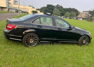 Mercedes-Benz C300 2013 Noir