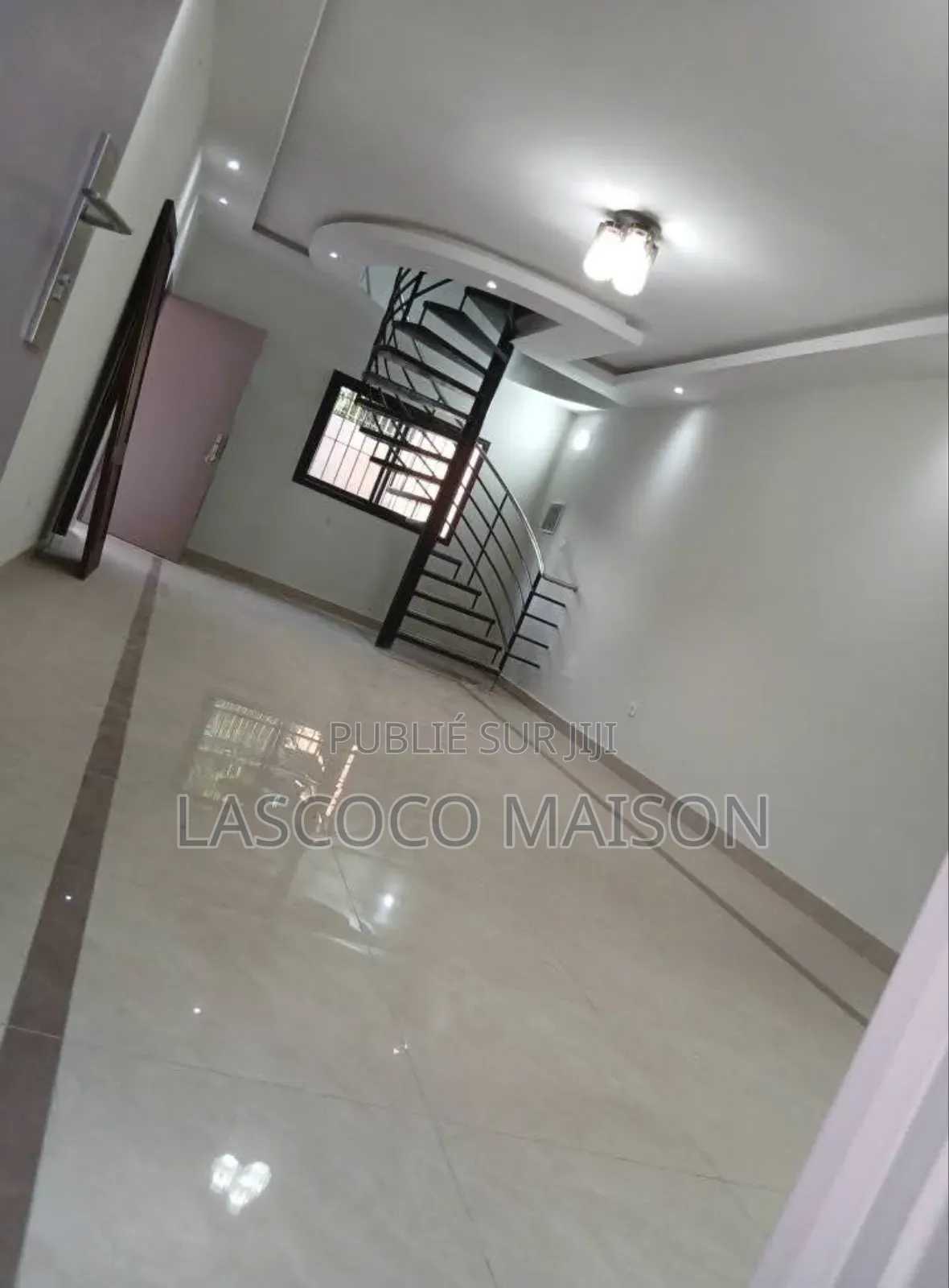 3chbre Appartement dans Lascoco Maison, Cocody à Louer