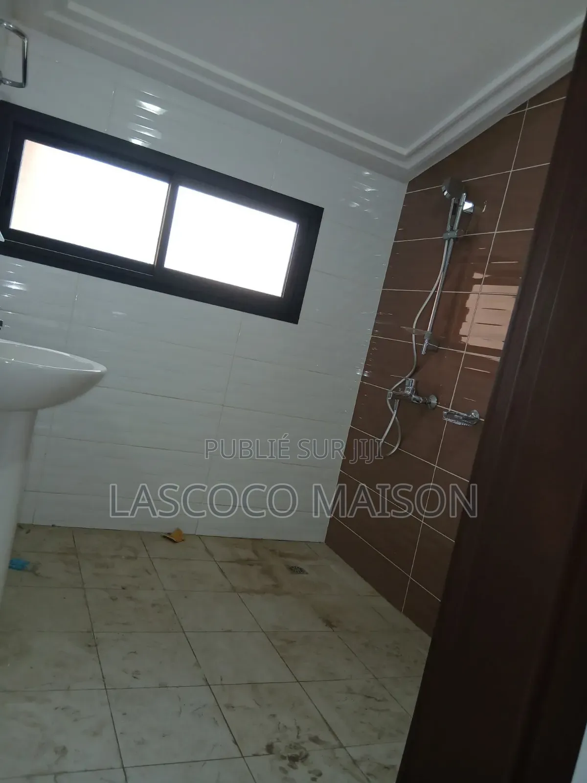 3chbre Appartement dans Lascoco Maison, Cocody à Louer