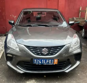 Photo - Suzuki Baleno 2023 Gris