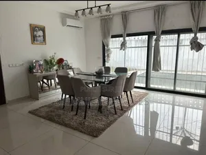 Furnished 8chbre Duplex dans Zié Multi-Service, Cocody à Vendre